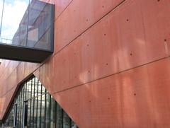 Pohledové betony na novém divadle v Plzni